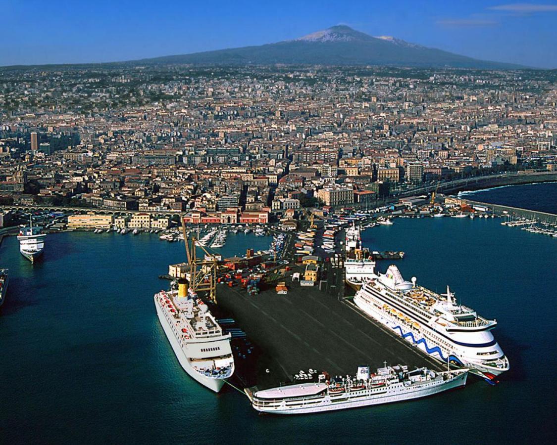 Il Vicoletto Guest House Aeroporto di Catania Fontana Rossa Esterno foto